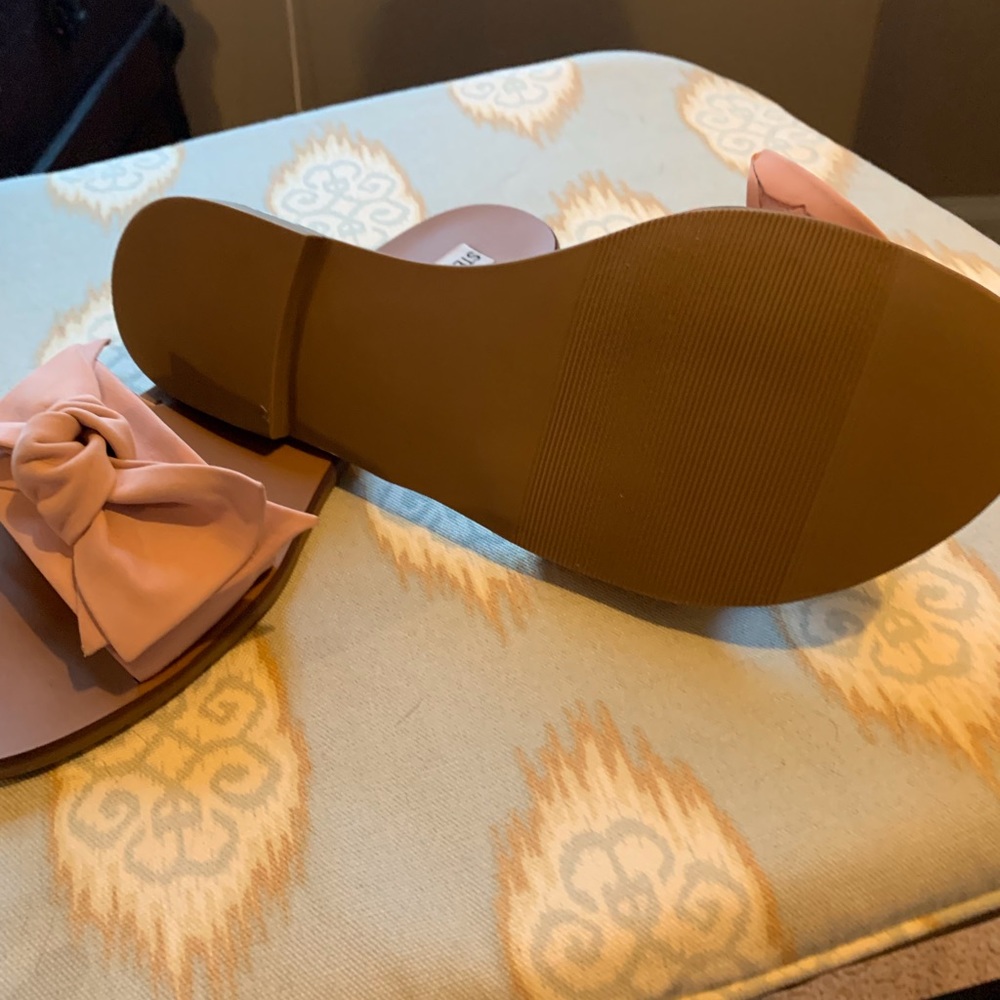 New! Steve Madden slides! Cute bow!